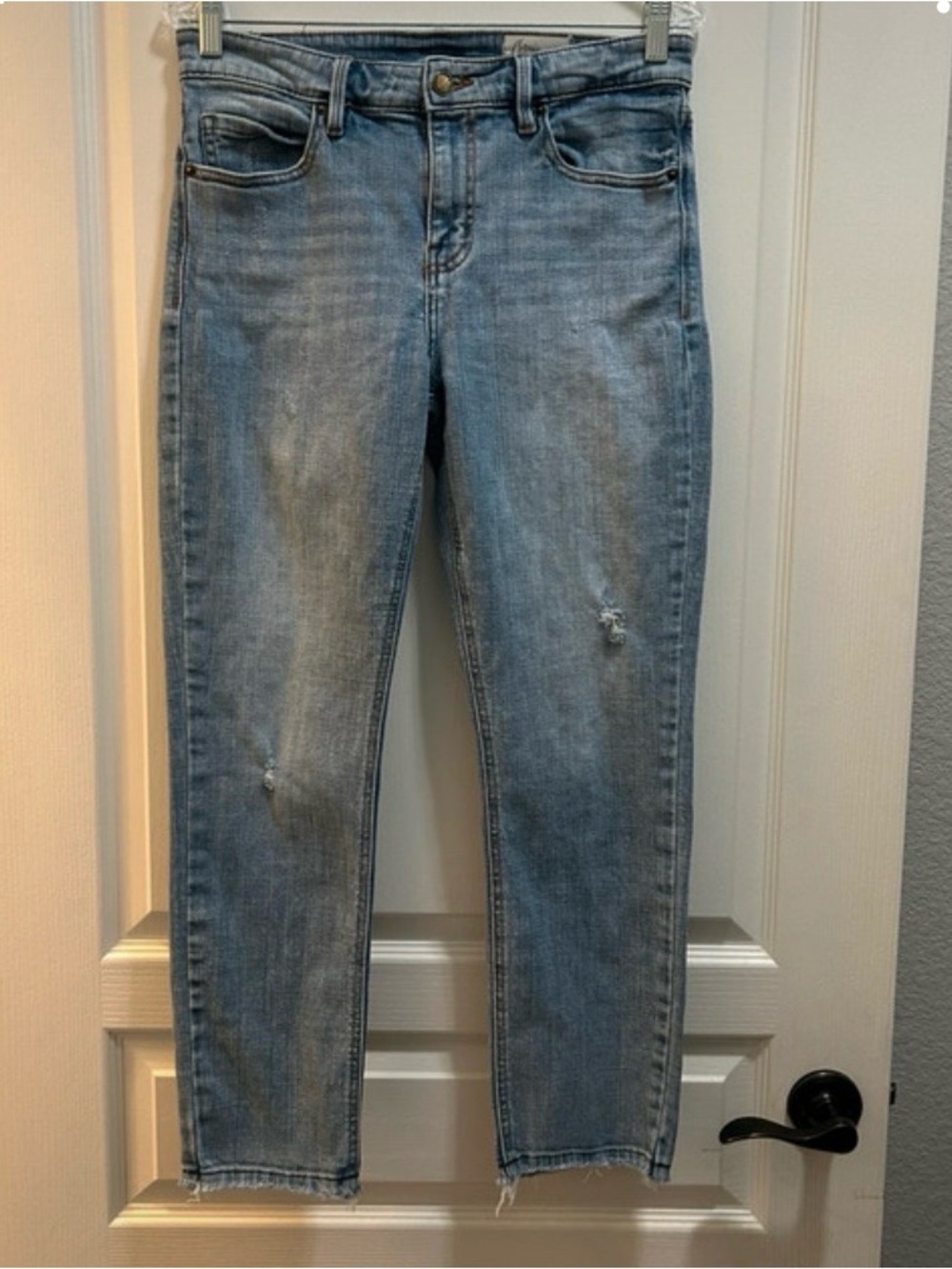 Light Blue Women's Straight Leg Jeans - Casual Mid-Rise